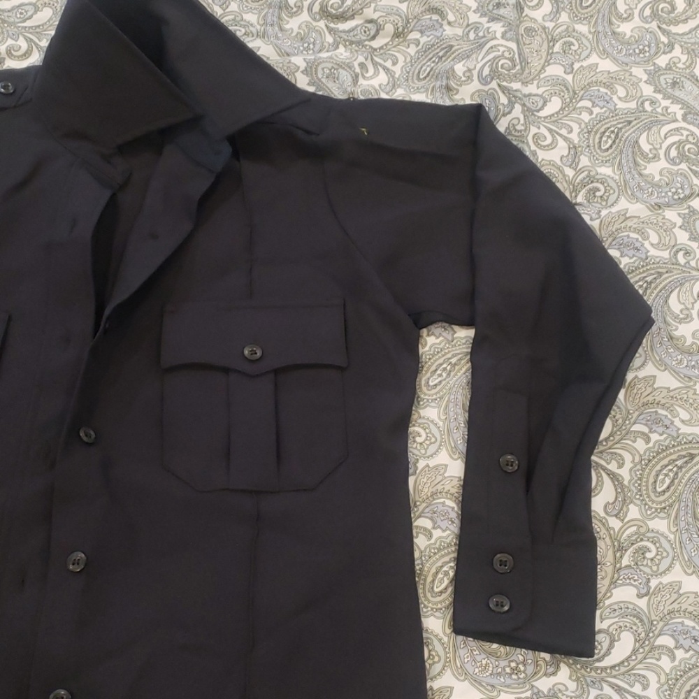 Clothes - Picture 4 of 4
